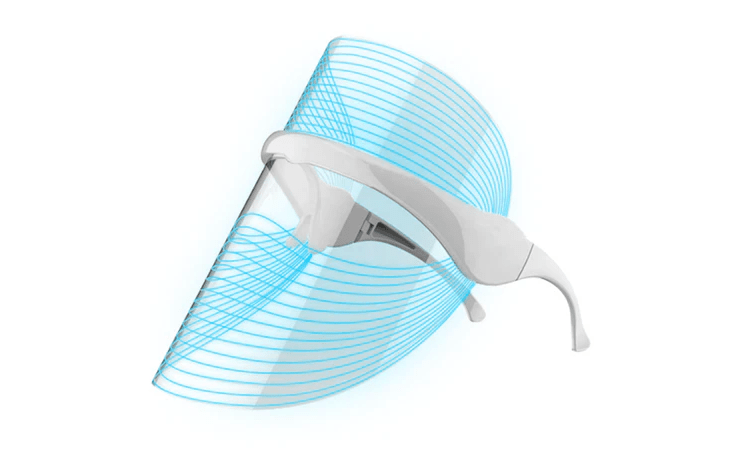 Tyrkysové svetlo pomáha upokojiť podráždenú pokožku a zmierňuje opuchy.